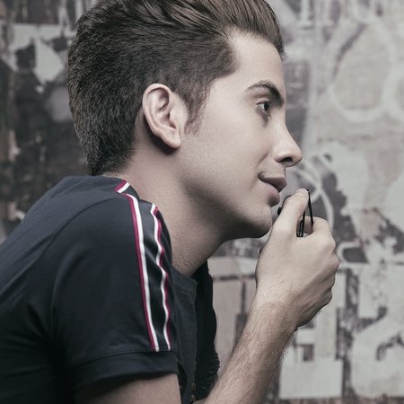 دانلود آهنگ فرشاد آزادی به نام قلبم شکانی بی احساس و بیرحم مه و دوریت هی خودخوری کم دانلود آهنگ فرشاد آزادی به نام قلبم شکانی بی احساس و بیرحم مه و دوریت هی خودخوری کم